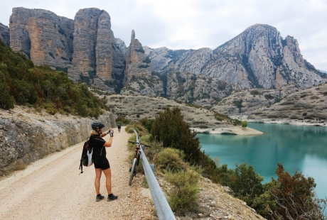 Turismo idiomático, una nueva forma de conocer y promocionar Aragón Turismo idiomático, una nueva forma de conocer y promocionar Aragón