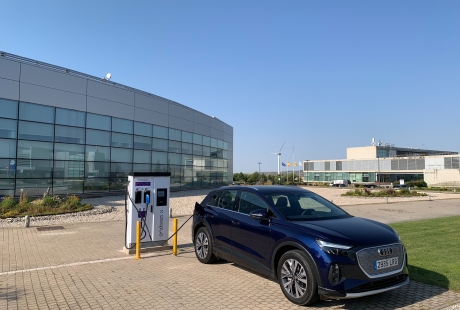 Aliaga: «Walqa refuerza su apuesta por la movilidad sostenible con la puesta en marcha de la electrolinera» Aliaga: «Walqa refuerza su apuesta por la movilidad sostenible con la puesta en marcha de la electrolinera»