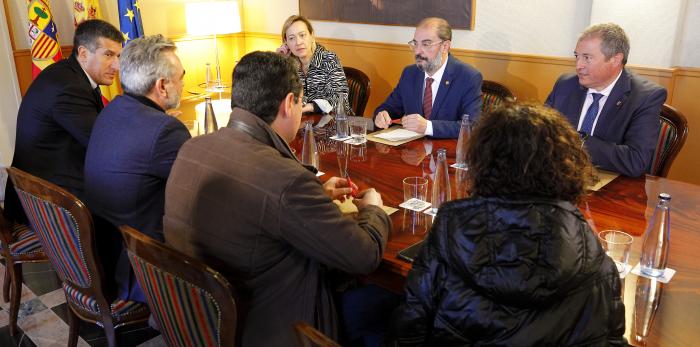 El Presidente de Aragón, Javier Lambán, recibe a los responsables de FINSA y ADEO que emprenden un proyecto común en Platea, Teruel. LUIS CORREAS, Gobierno de Aragón