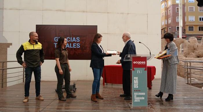 ECODES reconoce al dispositivo INFOAR por su labor en la prevención y extinción de incendios forestales ECODES reconoce al dispositivo INFOAR por su labor en la prevención y extinción de incendios forestales