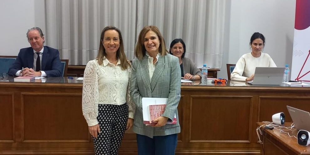 Raquel Campos destaca el alto nivel en la investigación universitaria sobre el sector logístico Raquel Campos destaca el alto nivel en la investigación universitaria sobre el sector logístico