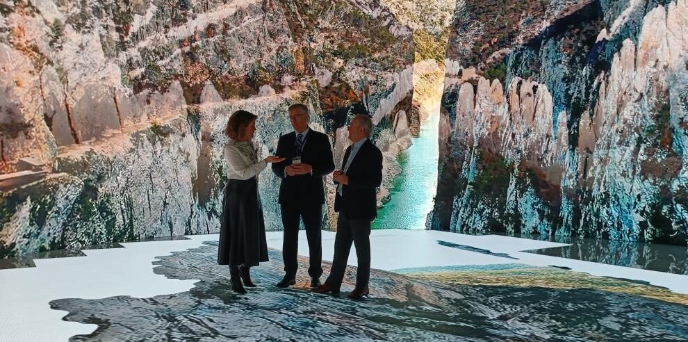 Aragón comienza a lucir sus atractivos en FITUR gracias a sus 236 metros cuadrados de pantallas LED Aragón comienza a lucir sus atractivos en FITUR gracias a sus 236 metros cuadrados de pantallas LED