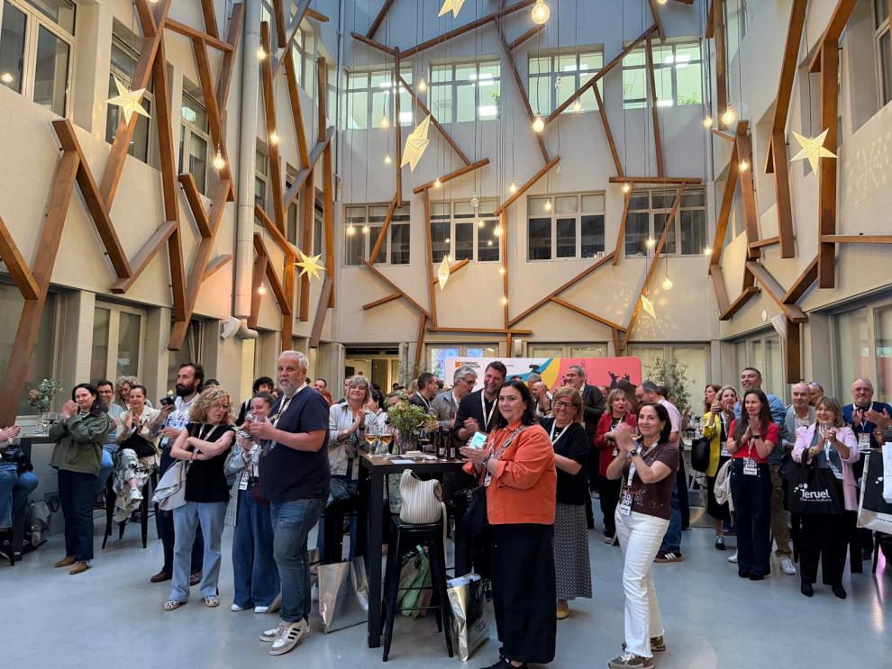 Aragón presenta su oferta y novedades turísticas en Bilbao ante más de 100 agencias y medios locales Aragón presenta su oferta y novedades turísticas en Bilbao ante más de 100 agencias y medios locales