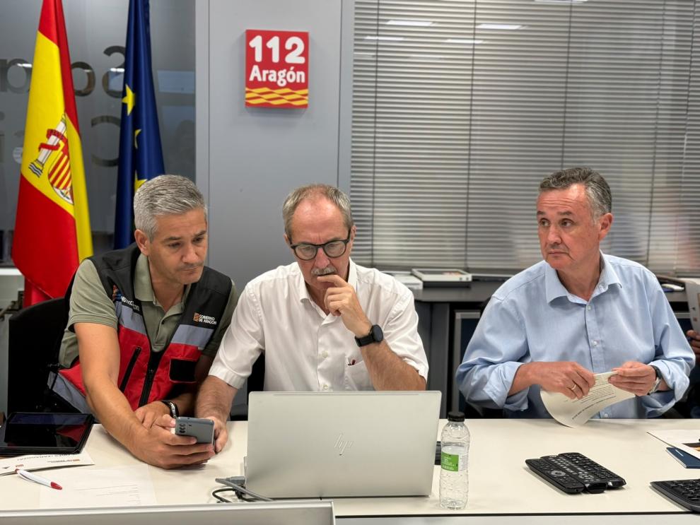 Los vecinos evacuados por el incendio de Orés pueden regresar a sus casas y se mantienen restringidos los accesos al perímetro Los vecinos evacuados por el incendio de Orés pueden regresar a sus casas y se mantienen restringidos los accesos al perímetro