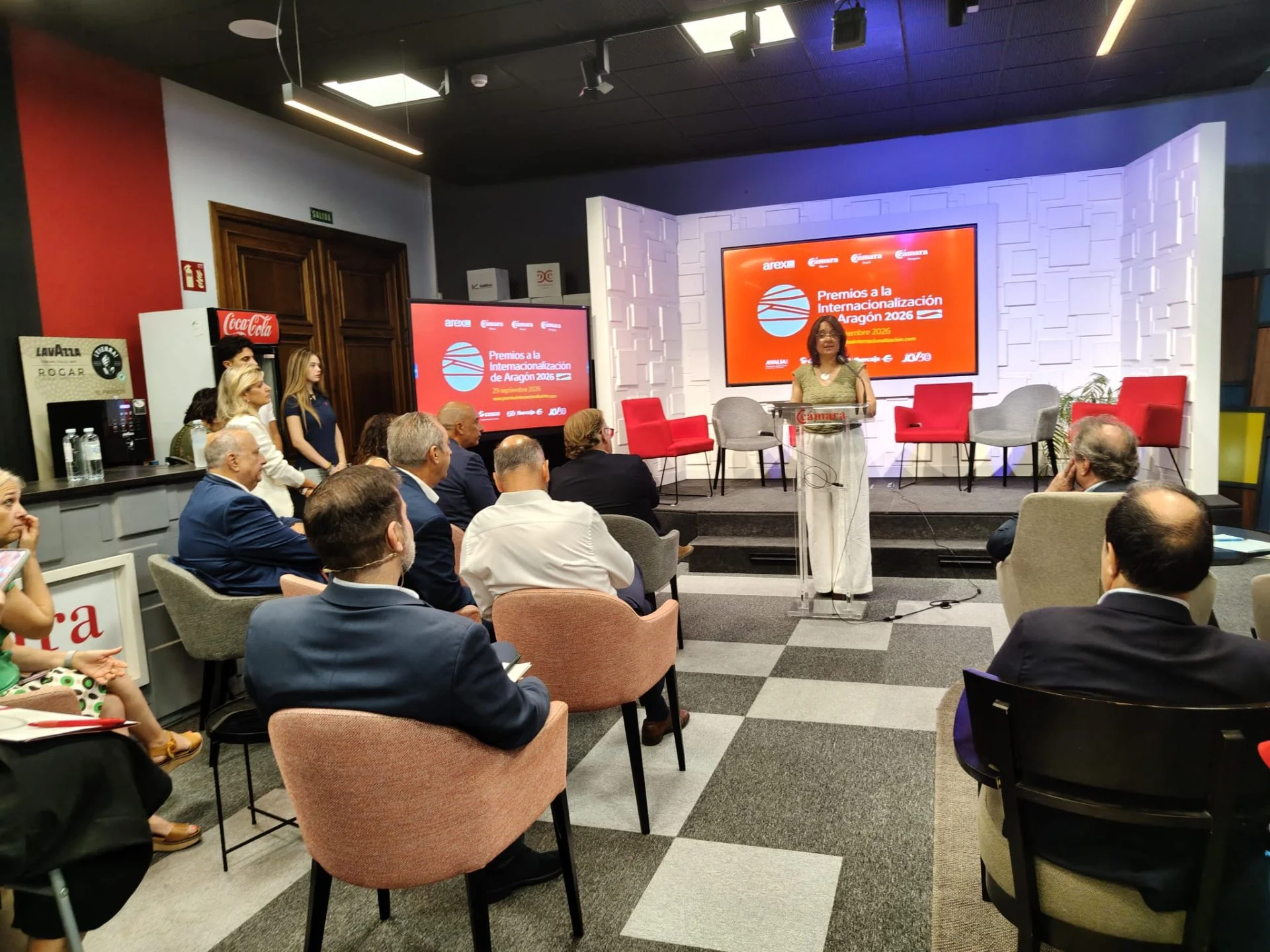 Eva Valle destaca “la capacidad de las empresas aragonesas para competir en cualquier mercado del mundo” Eva Valle destaca “la capacidad de las empresas aragonesas para competir en cualquier mercado del mundo”