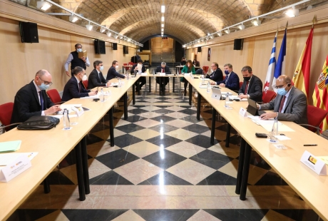 Una Agrupación Europea de Interés Económico (AEIE) coordinará y pilotará el proyecto de reapertura de la línea internacional de Canfranc