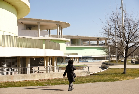 Un total de 17 estudios nacionales e internacionales de arquitectura optan a reconvertir los «cacahuetes» de la Expo en pisos de alquiler para jóvenes